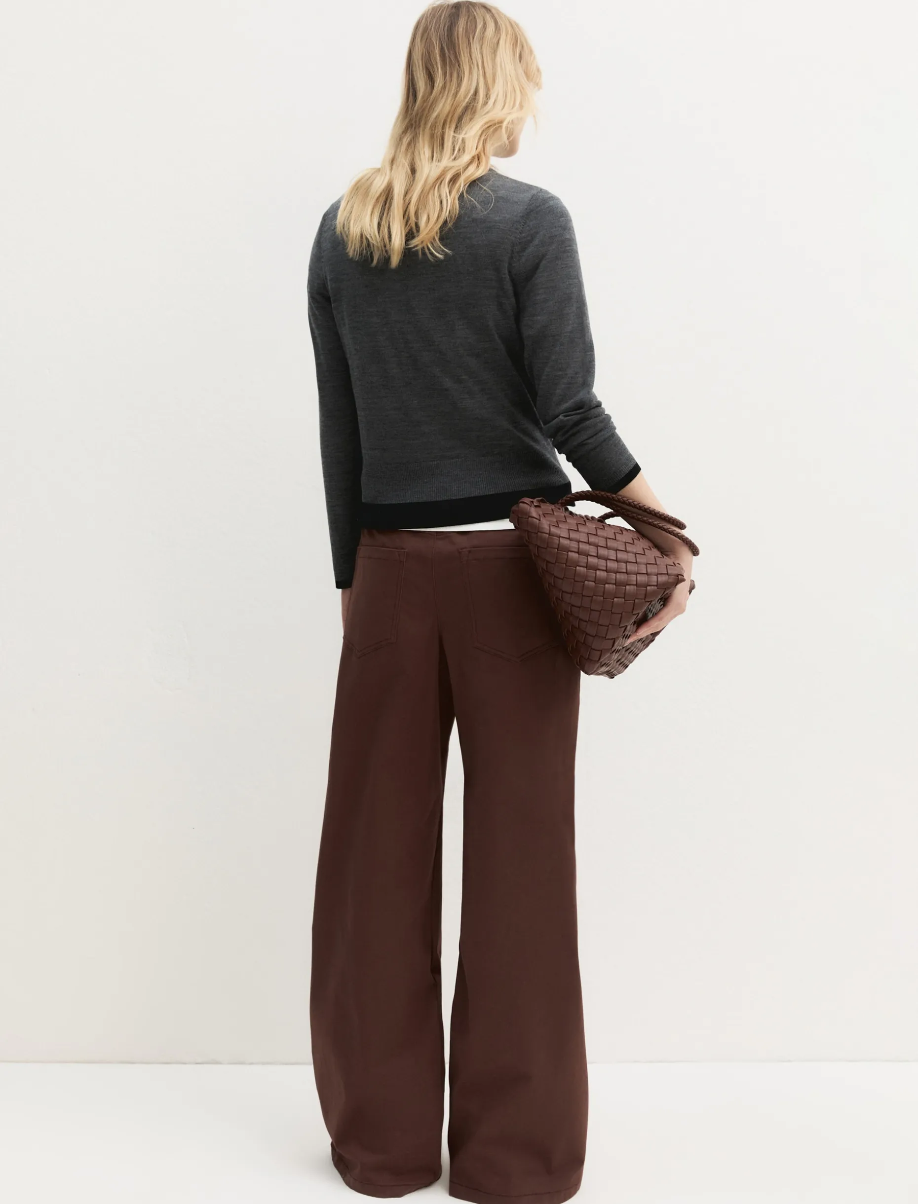 Pantalone 5 tasche in raso stretch - MARRONE