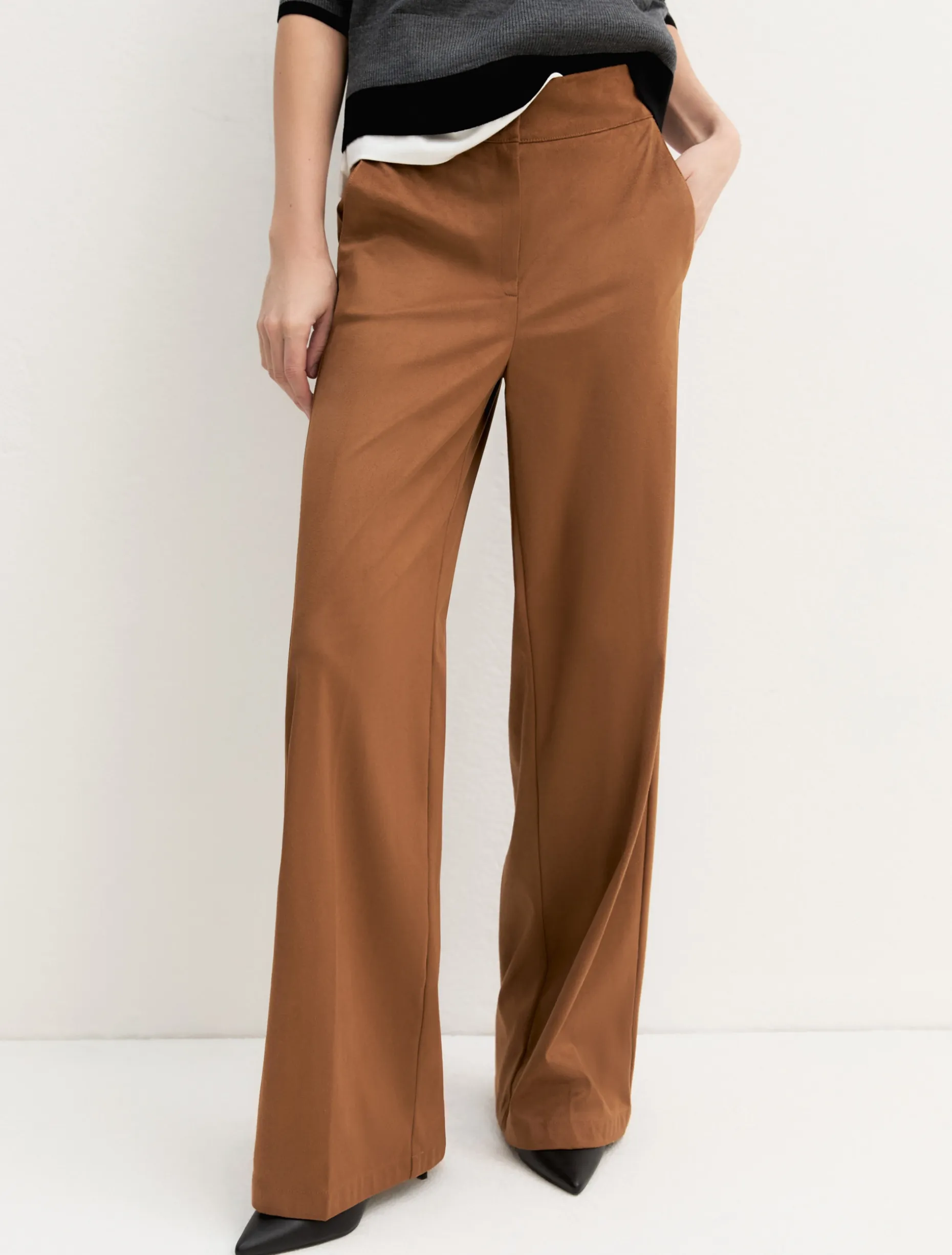 Pantalone dritto in jersey stretch - COGNAC