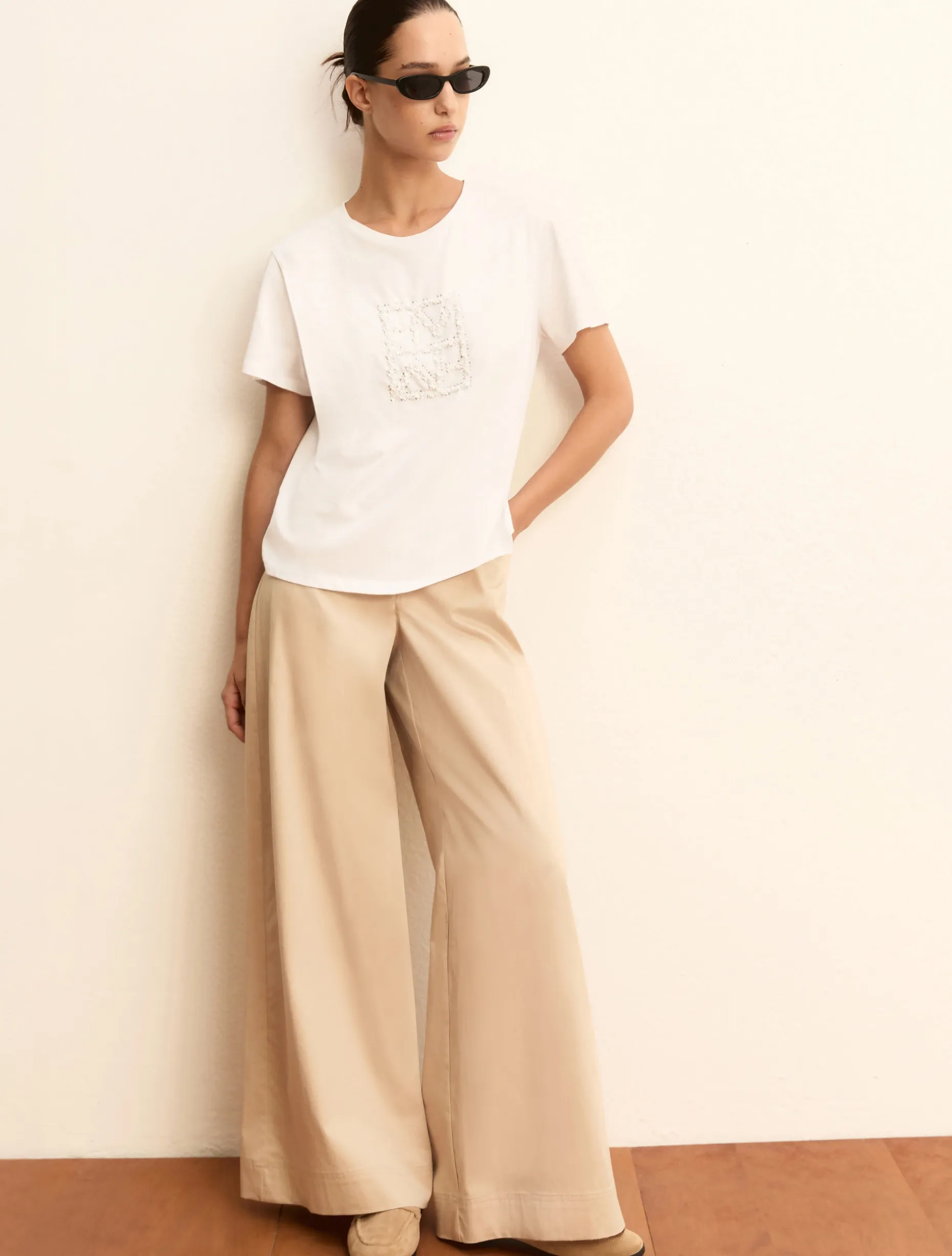 T-shirt con logo e paillette - BIANCO